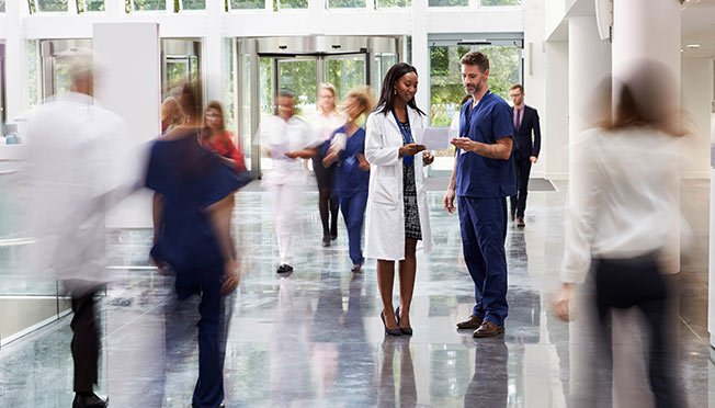 Resilienz im Krankenhaus: Fünf Faktoren für widerstandsfähigere Beschaffungsprozesse.